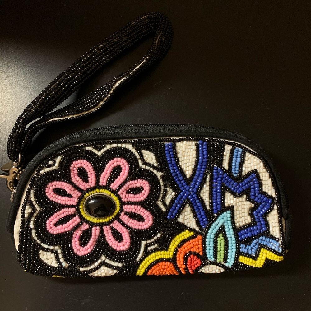 Beautiful Beaded Mary Frances Wristlet